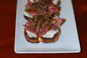 Beef Tenderloin Bites with Horseradish and Caramelized Onions